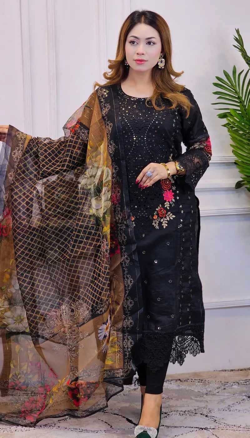 New Embroidery Three Piece M10